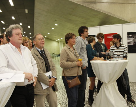 Tentoonstelling en publicatie 'Vanuit de onderbuik' door het International Centre for Reproductive Health (ICRH)-16842