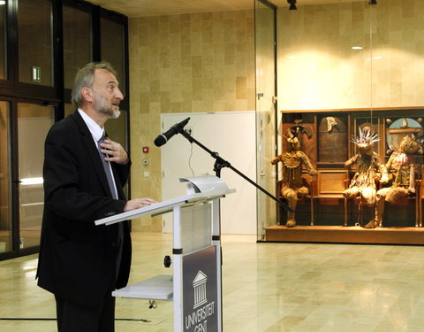Inhuldiging kunstwerk 'De laatste dag, als het heidens oog vol is' van Camiel Van Breedam, een schenking van Roger en Constance 