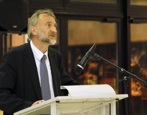 Inhuldiging kunstwerk 'De laatste dag, als het heidens oog vol is' van Camiel Van Breedam, een schenking van Roger en Constance 