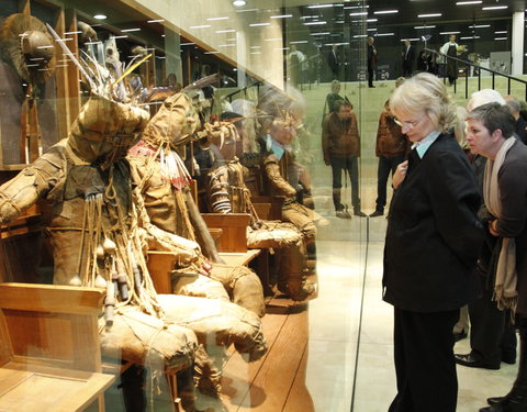 Inhuldiging kunstwerk 'De laatste dag, als het heidens oog vol is' van Camiel Van Breedam, een schenking van Roger en Constance 