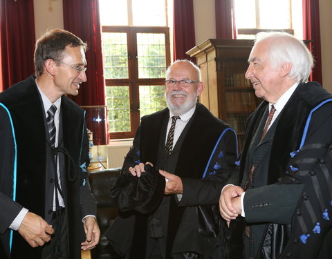 Uitreiking institutioneel eredoctoraat -34908