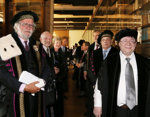 Uitreiking institutioneel eredoctoraat -34911