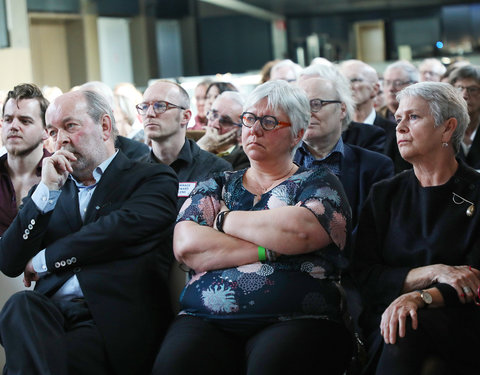 Uitreiking institutioneel eredoctoraat
