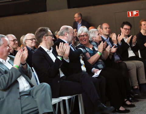 Uitreiking institutioneel eredoctoraat